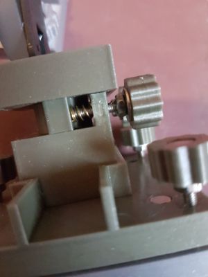 10 Federn an der oberen Lagerung