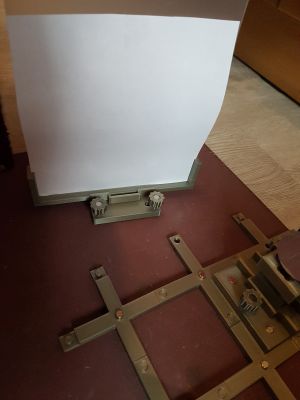 11 Schirm in gedruckter Halterung